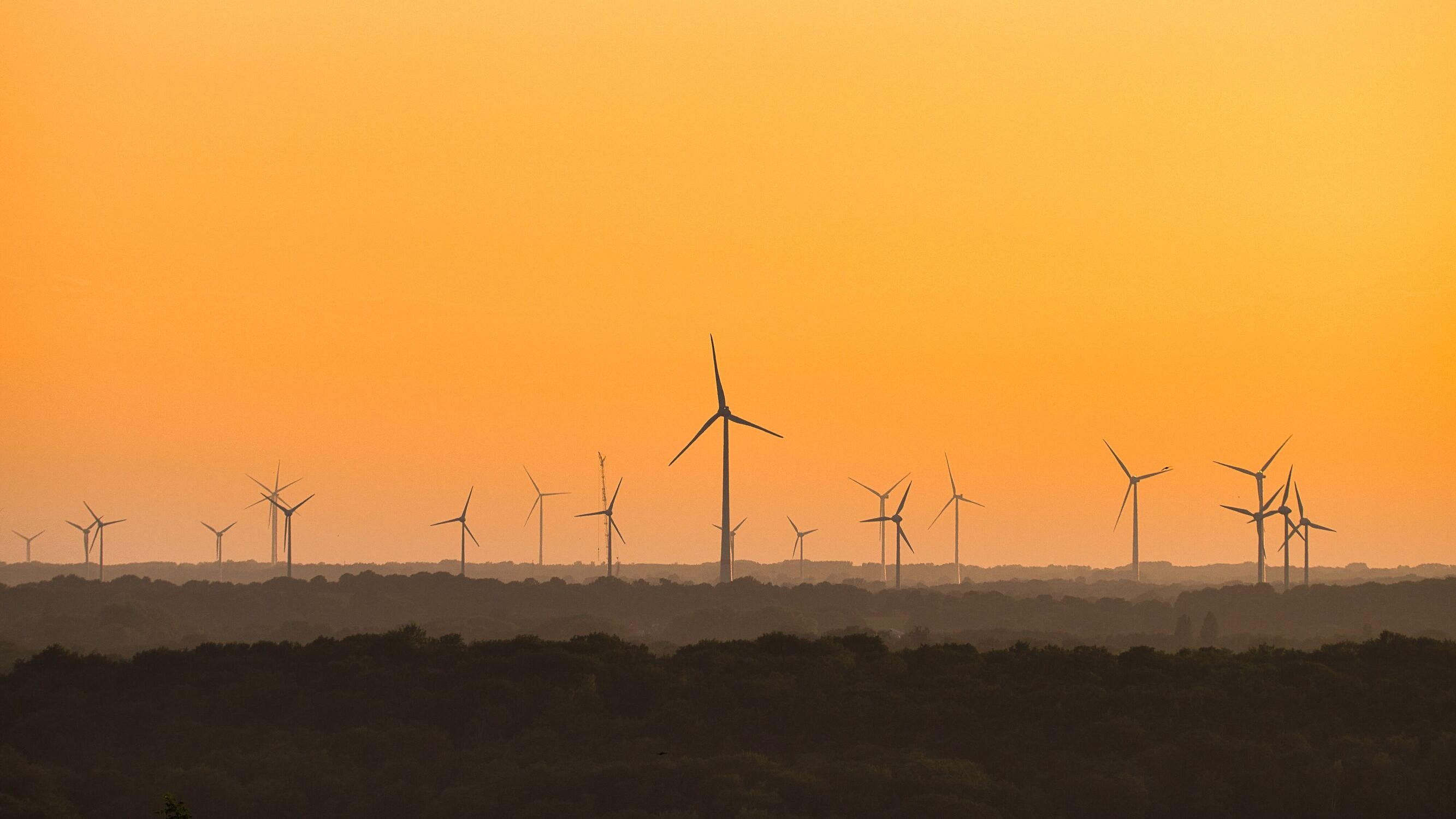 Bild mit Sonnenuntergang, gelber Hintergrund, ökologie, Windräder, Strom, Ruhrgebiet, Windkraft, Windkrafträder