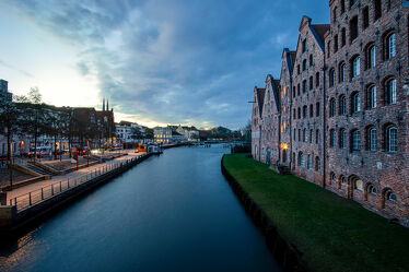Bild mit Gebäude, Altstadt, Sonnenuntergang/Sonnenaufgang, Historisch, Fluss, Norden, Morgenstunde, Lübeck