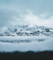 Bild mit Berge, Schnee, Wolken, Nebel, Wald, drama, Engadin