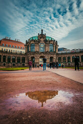 Bild mit Dresden, Stadtansichten, Wolkenträumerei, Wolkenliebe, Stadtbild, Stadt Impressionen, Städtereisen, Wasserspiegelung, Wolkenspiel, Zwinger