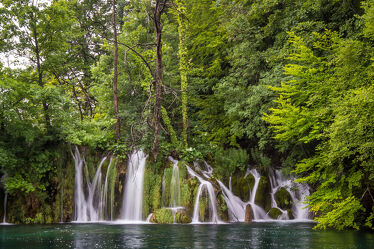 Bild mit Wasserfälle, Märchenwald, Waldblick, Waldbild, Nature, Wasserblick, Natur und Landschaft, Langzeitbelichtung, croatia, Plitvicer Seen