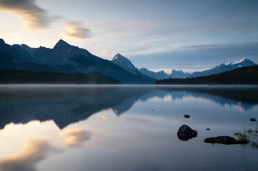 Bild mit Natur, Landschaften, Reisen, Naturlandschaften, Morgenstimmung, Berglandschaft, Nordamerika, Rocky Mountains, Kanada, Jasper National Park