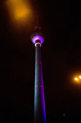 Bild mit Berlin, Fernsehturm, Sehenswürdigkeiten, Nacht, beleuchtet