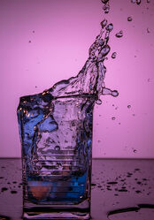 Bild mit Wasser, Lila, Blau, Splash, Eiswürfel