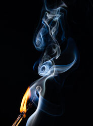 Bild mit Rauch, flamme, streichholz, Schwefelholz