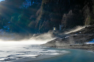 Bild mit Natur, Winter, Eis, Sonnenuntergang, Nebel, See, mystisch, Leuchtturm