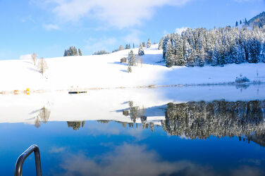 Bild mit Natur, Wasser, Winter, Schnee, Gewässer, Seen, winterlandschaft, Winteraufnahmen, Schweiz
