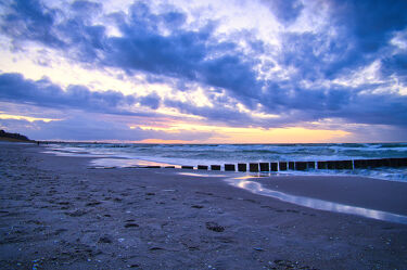 Bild mit Sonnenuntergang, Strand, Ostsee, Meer, Landschaft, romantik, Küste, Langzeitbelichtung, Buhne, Blaue_Stunde