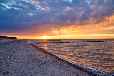 Bild mit Natur, Horizont, Sonnenuntergang, Strand, Ostsee, Meer, Wolke, romantisch, Welle, Buhne