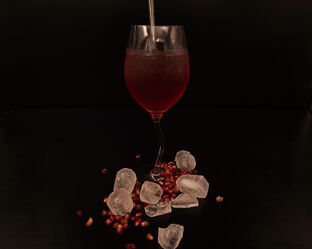 Bild mit Rot, Glas, Cocktail, Küchen Poster, trinkhalm, Küchenwandbild, Eiswürfel, Aperitif, Granatapfelsaft, Granatapfelkerne