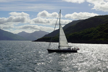Bild mit Berge, Himmel, Himmel, Wolken, Segelboot, Küste, Schottland, water, mountain