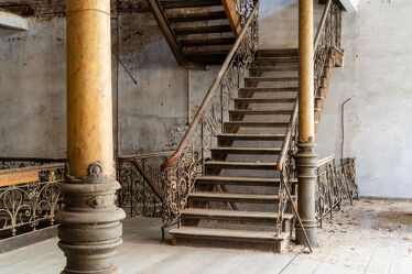Treppe einer alten Villa