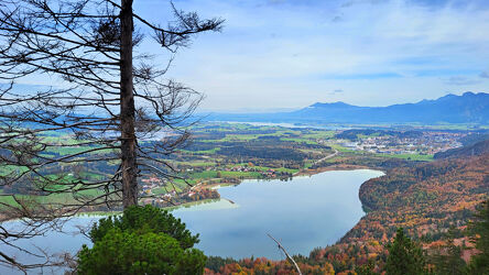Bild mit Natur, Berge, Herbst, Bergsee, Wanderweg, Wandern, Bayern, Weissensee, füssen