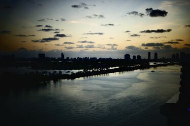 Bild mit Sonnenuntergang, Häfen, Brücken, miami