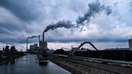 Bild mit Wolken, Transport, Häfen, Schiff, Rauch, fabrik