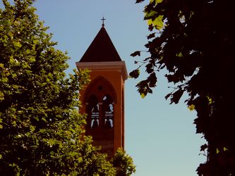 Kirchturm mit Glockenwerk