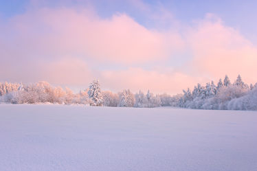 Bild mit Winter, Schnee, Sonnenuntergang, Sonnenaufgang, Wald, Sonnenschein, Landschaften im Winter, Kälte, Frost, Wintermärchen, märchen