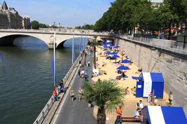 Strandvergnügen am Seine-Ufer in Paris