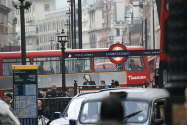Bild mit London, Stadt, City of London, City, Verkehr, Stadtleben, Grossstadt, traffic, London Underground, Stadtverkehr