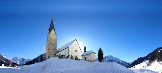Bild mit Natur, Winter, Schnee, Alpen, Kirche, Weihnachten, Alpen im Winter, Winterzeit, Frost