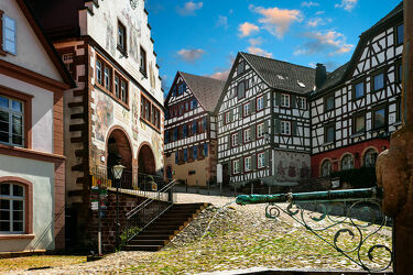 Bild mit Architektur, Historische Gebäude, Historisch, Markt, mittelalter, schwarzwald, Fachwerk, Schiltach, marktplatz, kopfsteinplaster