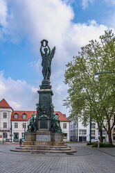Bild mit Frühling, Stadt, Licht, Denkmal, Schatten, Statue, figur, Freiburg, Europaplatz, Besichtigung