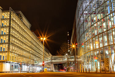 Bild mit Langzeitbelichtung, Büro, Nachtaufnahme, Bürogebäude, Düsseldorf, Medienhafen