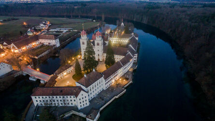 Kloster Rhein bei Nacht