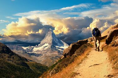 Bild mit Natur, Landschaft, Sehenswürdigkeit, Reisen, in den Bergen, Wandern, Schweiz, Matterhorn, Zermatt